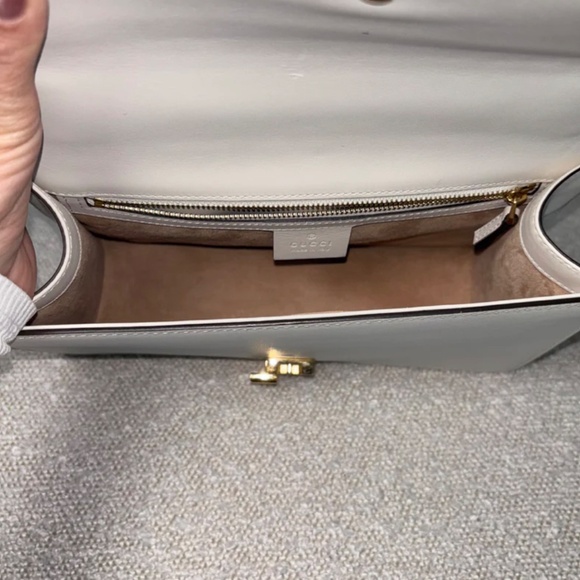 Authentic Gucci Small Sylvie Shoulder Bag White - Picture 6 of 15